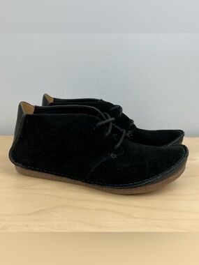 Clarks Artisan Women’s Size 9.5 M Janey Lynn Black Suede Chukka Boots Lace Up